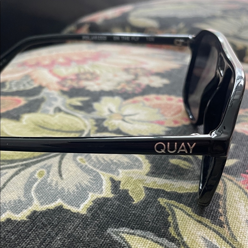 Quay Australia Black Aviator-Style Sunglasses with Dark Lenses - Picture 3 of 5